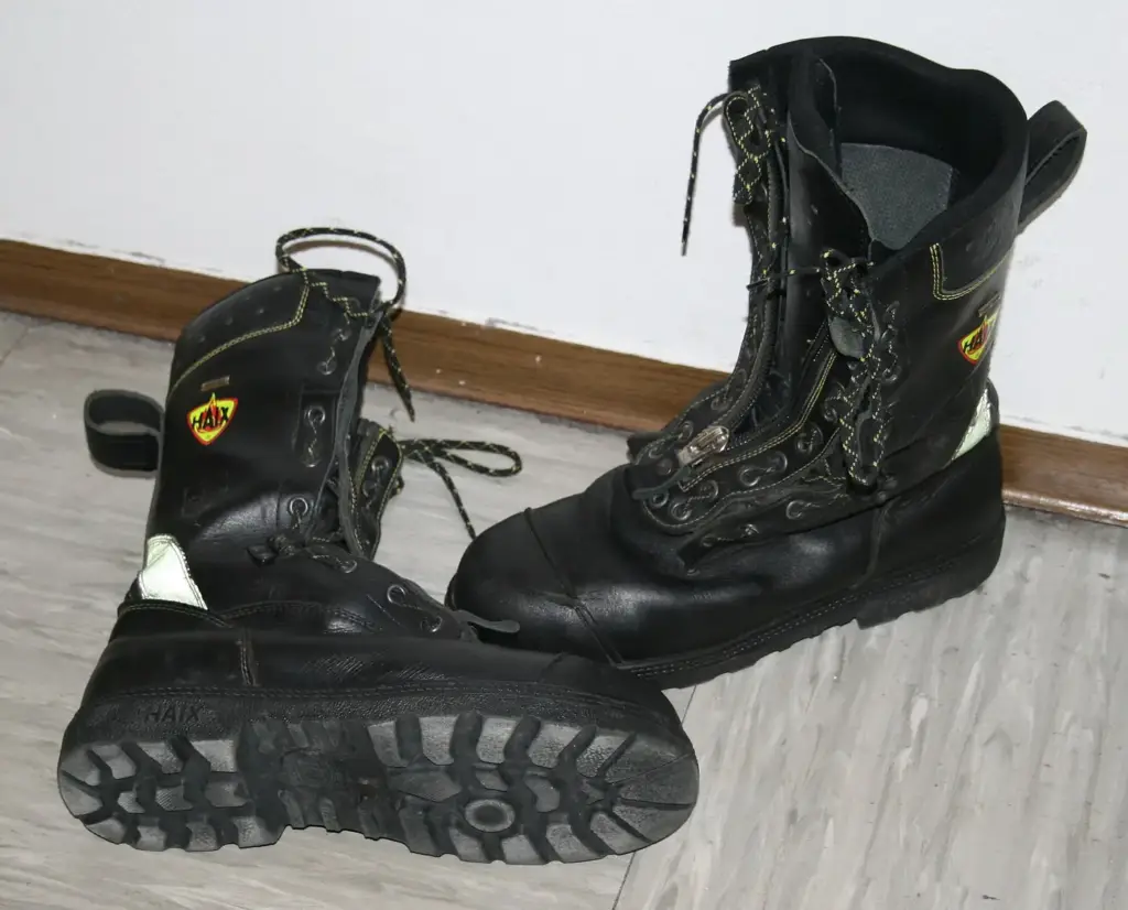 Botas de bombero con protección contra el calor y el frío, de clase S3