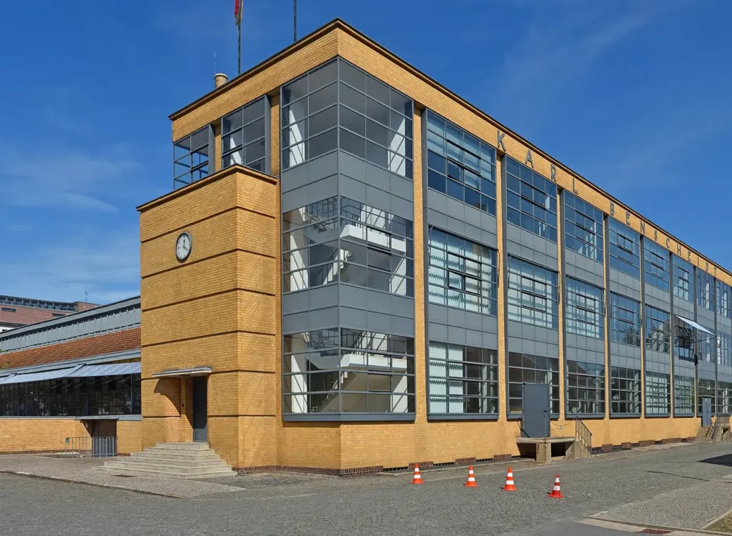 Edificio principal de la fábrica Fagus en Alfeld (Alemania), proyectado por Walter Gropius y Adolf Meyer