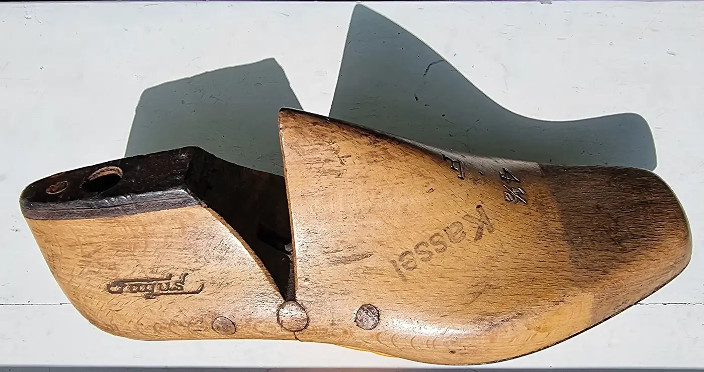 Horma de madera y metal de la serie Kassel, talla 4½, de la fábrica Fagus de Alfeld