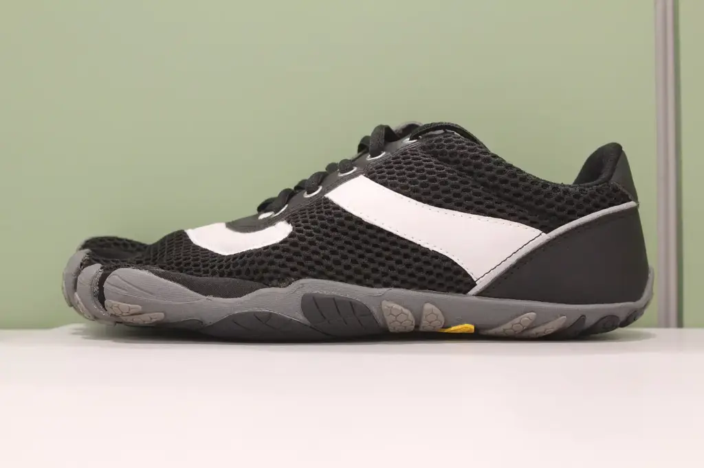 Zapatilla Vibram FiveFingers Speed vista desde el lateral